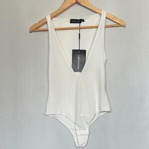 PrettyLittleThing Off-White Deep V Bodysuit- New